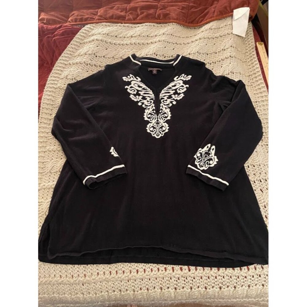 Black Long-Sleeve Top With White Embroidery & Trim‎ Details women's sz 1X